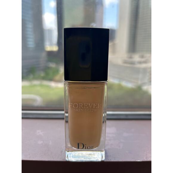 Dior Forever Skin Glow - Picture 1 of 3